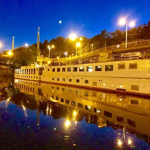 Florentina Boat Hotel na wodzie Praga